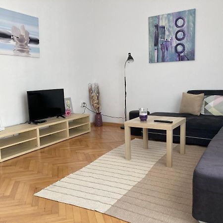 Central Suite Varna Bagian luar foto